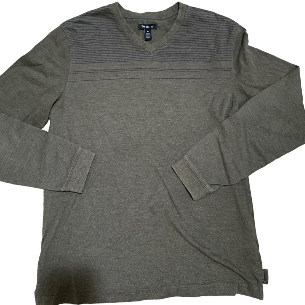 Van Heusen Grey with blue stripes v neck sweater men’s size M